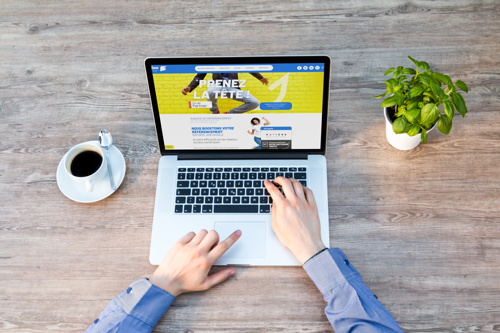 Quel est le rôle des avis consommateurs en ligne sur le référencement naturel ?